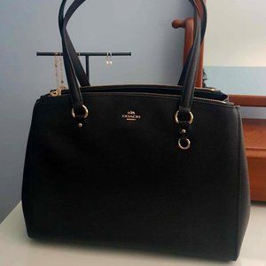 COACH PURSE - BLACK LEATHER WITH GOLD HARDWARE